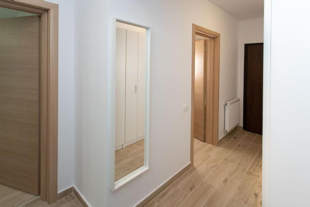 Amazing Apartament With Garden Bucharest Airport Self Check-In!! Otopeni Exterior foto