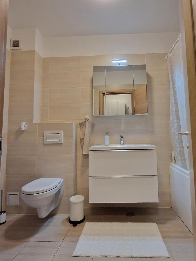 Amazing Apartament With Garden Bucharest Airport Self Check-In!! Otopeni Exterior foto
