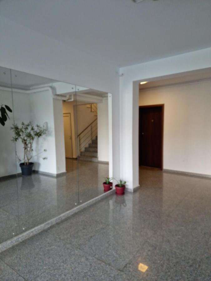 Amazing Apartament With Garden Bucharest Airport Self Check-In!! Otopeni Exterior foto
